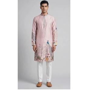 Ensemble Kurta Pajama pour homme, tissage jacquard ethnique de qualité supérieure, tenue de soirée confortable et élégante en soie artificielle, disponible à la vente. - Product Image 1