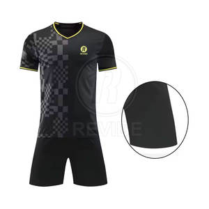 Uniforme de Fútbol Transpirable de Alta Calidad, Ropa de Equipo, Material Duradero, Personalizable, Hecho en Pakistán - Product Image 3