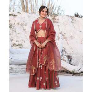 Ensemble Lehenga en mousseline de soie marron avec haut à manches trois-quarts, taille XS, imprimé feuille d'arbre - Product Image 5