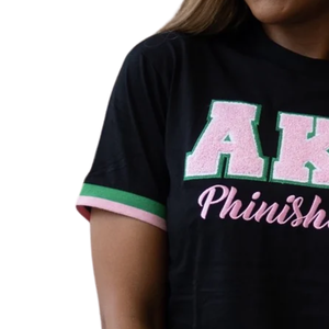 Camiseta Negra Personalizada para Mujer con Bordado, Diseño Phinished It, Manga Corta, Cuello Redondo, Estilo Casual, Detalles en Rosa y Verde - Product Image 3