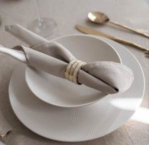 Anneau de serviette en métal au design créatif avec incrustation de nacre, personnalisé pour la vaisselle, la décoration de table et la décoration intérieure, au meilleur prix - Product Image 1