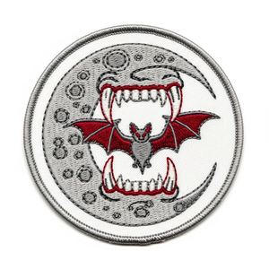 Parches bordados termoadhesivos de alas de murciélago y daga, redondos, estilo gótico punk, para chaquetas tácticas, apliques personalizados para coser, juego al por mayor de 50 unidades - Product Image 2