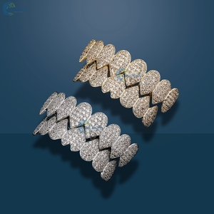 Hip Hop Lab Grown Diamond Teeth Grillz Iced Out 8 Top & 8 Bottom Set Personalizado de Oro Amarillo de 14K para Hombre - Product Image 1