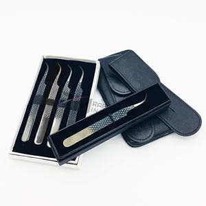 Pinzas de Precisión para Extensión de Pestañas RMI Shiny Plasma Black, Curvas, de Acero Inoxidable, 12 cm, Duraderas, con Punta de Fibra con Escala Impresa - Product Image 6