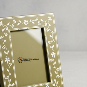 Cadre photo artisanal beige en os incrusté avec motif floral vigne – Cadre décoratif de luxe pour la maison et le bureau - Product Image 3
