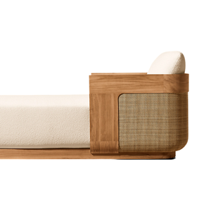 Elegante Tumbona de Madera de Teca Sólida de Estilo Tropical para Exteriores con Panel de Ratán Tejido, Muebles Premium para Villa o Resort Junto a la Piscina - Product Image 4