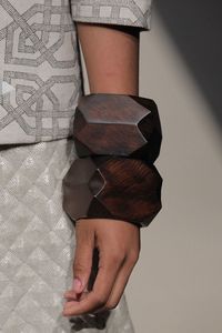 Brazaletes de Madera Pulida de Primera Calidad, Joyería de Madera para Damas, Estilo Étnico Moderno, Hechos por Apex Align - Product Image 2