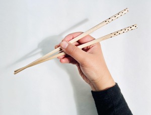 Palillos de Madera Natural Reutilizables, Ecológicos y Hechos a Mano para Sushi, Fideos, Ramen, Restaurante, Vajilla de Cocina - Product Image 3
