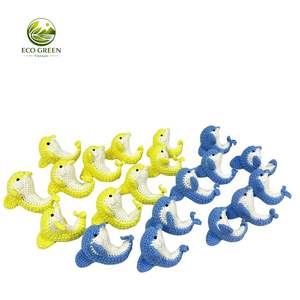 Llavero de delfín de ganchillo estilo marino, accesorio para bolso con temática de verano, regalo de animal marino de lana y algodón, tamaño personalizado - Product Image 1