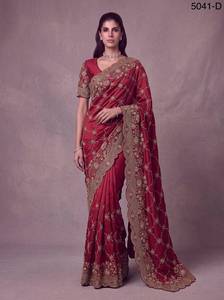 Sari traditionnel Rivaayat House en soie Banarasi verte ornée, mélange de coton extensible et matériaux recyclés, longueur au sol - Product Image 2