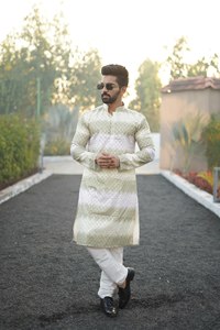 Ensemble Kurta Pyjama Homme en Coton PC Lourd Brodé Imprimé Effet Ombré Tenue Traditionnelle Ethnique Élégante pour Mariage et Fêtes - Product Image 4