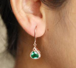 Pendientes Colgantes de Esmeralda Trillón con Halo de Moissanita, Cierre de Palanca, Plata de Ley 925 Bañada en Oro, Joyería Colgante para Fiesta y Regalo - Product Image 3