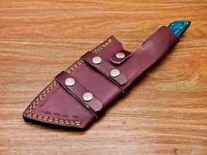 Couteau de chef artisanal personnalisé en acier Damas, manche en bois et corne, écologique, ambidextre, avec étui en cuir - Product Image 6