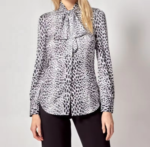 เสื้อเชิ้ตแขนยาวลายเสือดาวสีดำขาวสำหรับผู้หญิง คอผูกเชือก เป็นมิตรกับสิ่งแวดล้อม ซับเหงื่อได้ดี - Product Image 3