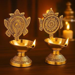 Lampe à huile Deepak élégante en laiton pour la décoration de la maison, du temple, des fêtes et des célébrations - Fabricant et exportateur en gros d'Inde - Product Image 4