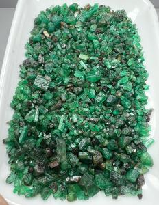 Lot de pierres brutes d'émeraude verte de qualité supérieure provenant de Panjsher, Afghanistan, pierres précieuses naturelles non traitées pour la fabrication de bijoux - Product Image 3
