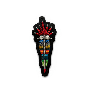 Badge brodé de luxe en forme de bouclier avec perles, motif couronne en lingots d'or, à coudre, taille et impression personnalisées, fabricant - Product Image 1