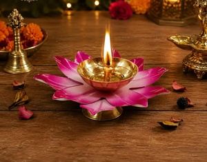 Ensemble de porte-bougie en céramique florale, design lotus, décoration de table d'intérieur pour Diwali, utilisation dans le salon - Product Image 3
