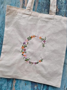 Bolsa de Lona Grande con Bordado Floral y Letras, Asa de Cuerda, Bolsa de Regalo Personalizada con Iniciales para Compras Diarias - Product Image 3