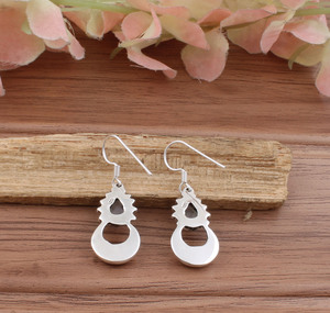 Boucles d'oreilles pendantes demi-lune en pierre de lune naturelle, argent sterling 925, bijoux de luxe pour femmes, pierre précieuse bleue scintillante, vente en gros - Product Image 6