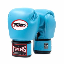 Gants de boxe en cuir de vache véritable Twins Muay Thai, gants d'entraînement professionnels pour le sparring et le kick-boxing - Product Image 1