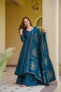 Conjunto de Kurta Anarkali de Algodón Azul Turquesa con Palazzo y Dupatta |   Traje Étnico Moderno |   Ropa Festiva India de Invierno/Primavera para Mujer - Product Image 1