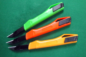 Couteau utilitaire rétractable en acier inoxydable KN0218 avec manche en plastique pour l'artisanat - Vente directe des fabricants - Product Image 4