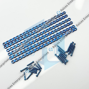 Juego de 56 Placas y Tornillos de Titanio de Alta Calidad de 2.0 mm, Cortables y con Bloqueo, para Cirugía Ortopédica Veterinaria en Perros y Gatos - Product Image 6