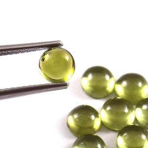 Lote al por mayor de gemas sueltas calibradas de peridoto natural redondo de 6x6 mm con base plana para fabricación de joyas - Product Image 1
