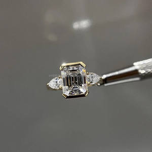 Bague de fiançailles solitaire émeraude style vintage de laboratoire Cadeau de mariage et d'anniversaire intemporel pour les femmes pour les fêtes - Product Image 1