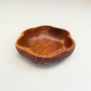 Handcrafted <b>Solid</b> <b>Wood</b> Serving Bowl For Salad Pasta Bread Fruit Serving With Classic Traditional Design And Decorative Appeal - Product Image 3