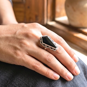 Bague cercueil en onyx noir Jeweltech, argent sterling 925, pierre précieuse naturelle, sertissage clos, faite à la main, style néo-gothique, 8 grammes, bijoux - Product Image 4