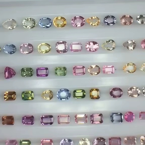พลอยแซฟไฟร์หลากสีธรรมชาติ 33.81 กะรัต คุณภาพระดับ AAA พร้อมประกายเงางามสวยงาม หลากสี เหมาะสำหรับทำเครื่องประดับ - Product Image 3