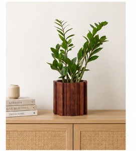 Jardinière en bois moderne artisanale pour la décoration intérieure, pot à fleurs rayé en bois massif pour les plantes succulentes et les plantes décoratives - Product Image 3