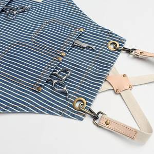 Delantal de Lona Premium para Hostelería con Logotipo Personalizado, Correa de Cuero Ajustable Cruzada en la Espalda, Delantal Multiusos para Camareros de Bistro - Product Image 2