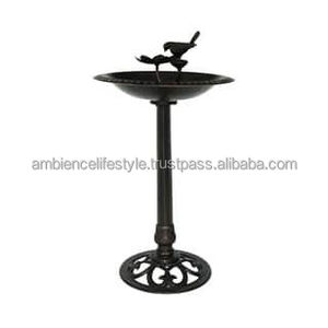 Bain d'oiseaux en métal de qualité supérieure, décoratif pour jardin extérieur, sur piédestal, durable, finition résistante à la rouille, pour l'aménagement paysager de jardin. - Product Image 5