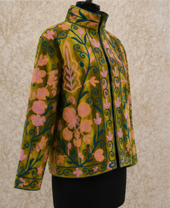 Umweltfreundliche Samtjacke mit Botanischer Blumenstickerei, Stehkragen, Wendbar, Handgefertigt, Olivgrün, Premium Boho Damenmode - Product Image 2