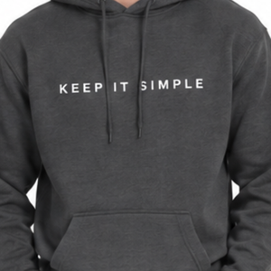 Sweat à capuche gris foncé pour homme, imprimé Keep It Simple, en polaire, coupe classique, style minimaliste, avec poche avant. - Product Image 3