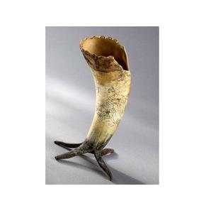 Taza de cuerno vikinga grabada a medida, taza de cuerno de búfalo natural con soporte para amantes de la cerveza, la hidromiel y el whisky. - Product Image 3