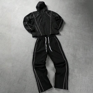 Ensemble survêtement coupe-vent à capuche en nylon pour l'hiver avec motif imprimé délavé et strass pour la vente en gros de streetwear - Product Image 6