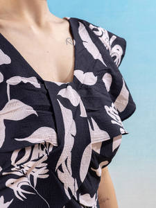 Colección Primavera/Verano 2026: Vestido Formal Estampado de Gasa con Volantes y Manga con Volantes, Ecológico, Antiarrugas, con Cintura Natural y Escote en V, ¡Éxito de Ventas! - Product Image 3