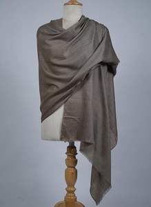 Estola de Lana Fina VIC Cashmere, Color Sólido, Suave, Lujosa, Ligera, Transpirable, para Invierno, 70x200 cm, Unisex, Uso Diario - Product Image 3