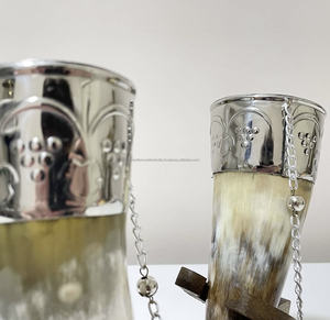 Corne à boire sculptée de style viking au design antique authentique faite à la main bière hydromel personnalisée polie meilleur prix artisanat naturel - Product Image 6