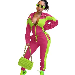 Wholesale Trending <b>Crop</b> <b>Top</b> and Sweatpants Outfit Women Two Piece Custom Streetwear Casual Tracksuit Sportswear Supplier - Product Image 2