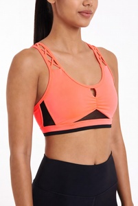 Soutien-gorge de sport léger à maintien élevé pour femme avec bretelles croisées, logo frontal, coussinets amovibles et décoration en maille - Product Image 2