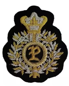 Écusson de blazer de luxe en broderie main sur mesure, effet 3D en relief, résistant à l'eau, avec fils d'or, style royal, emblème d'uniforme - Product Image 6