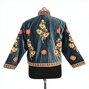 Chaqueta corta de invierno para mujer, de terciopelo, bordada a mano |   Abrigo Informal de Diseñador sin Cierre - Product Image 2