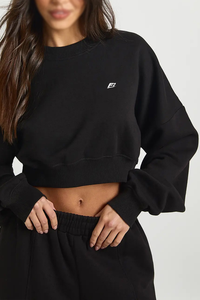 Conjunto de sudadera corta negra y pantalones cargo a rayas para mujer, estilo urbano informal de dos piezas - Product Image 4