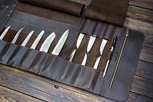 กระเป๋าหนังวัวแท้แบบม้วนสำหรับใส่มีดเชฟ ผลิตตามสั่ง ขายส่งจากโรงงาน สำหรับเก็บเครื่องมือผู้ชาย รองรับ OEM รุ่น LKR-0353 - Product Image 4