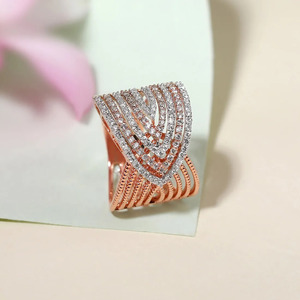 Bague Statement Chevron Superposée en Diamant Or Rose - Product Image 2